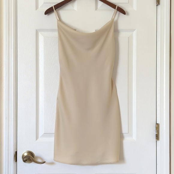 Urban Outfitters Mallory Satin Sleeveless Cowl Neck Mini Slip Dress Cream Small - Picture 1 of 15